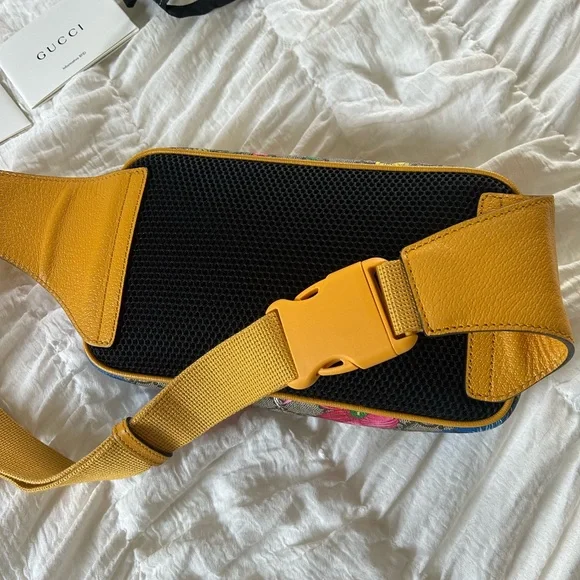 Gucci Bloom Belt Bag - Picture 5 of 9